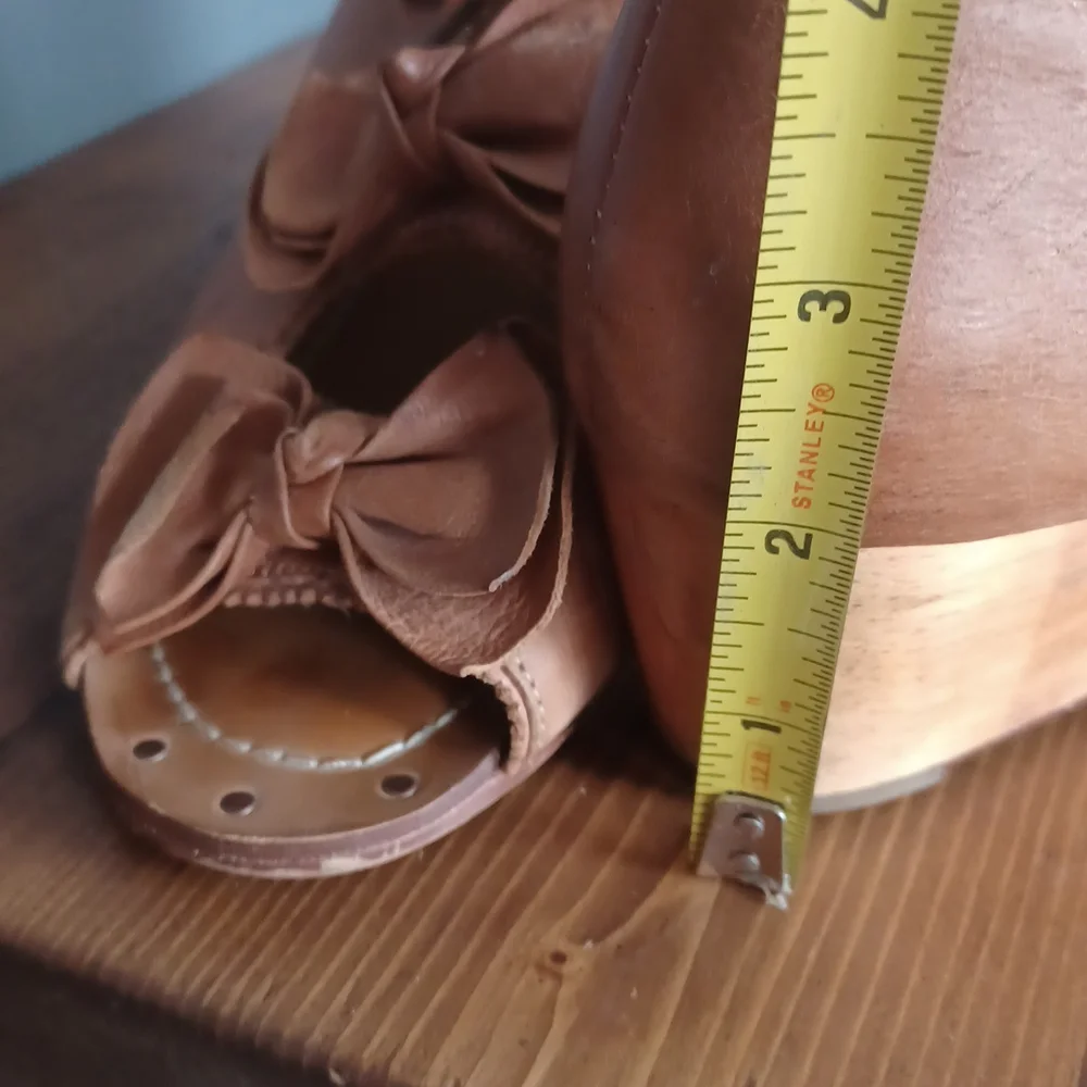 Latigo leather sandals